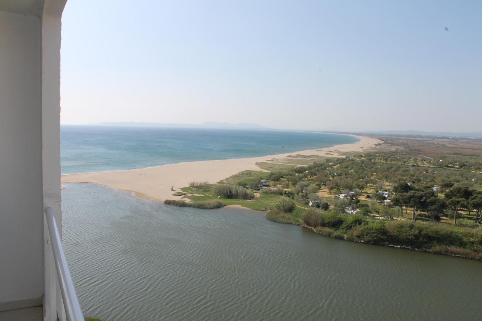 Apartamento De Dos Habitaciones Con Vistas Al Mar إمبوريابرافا المظهر الخارجي الصورة